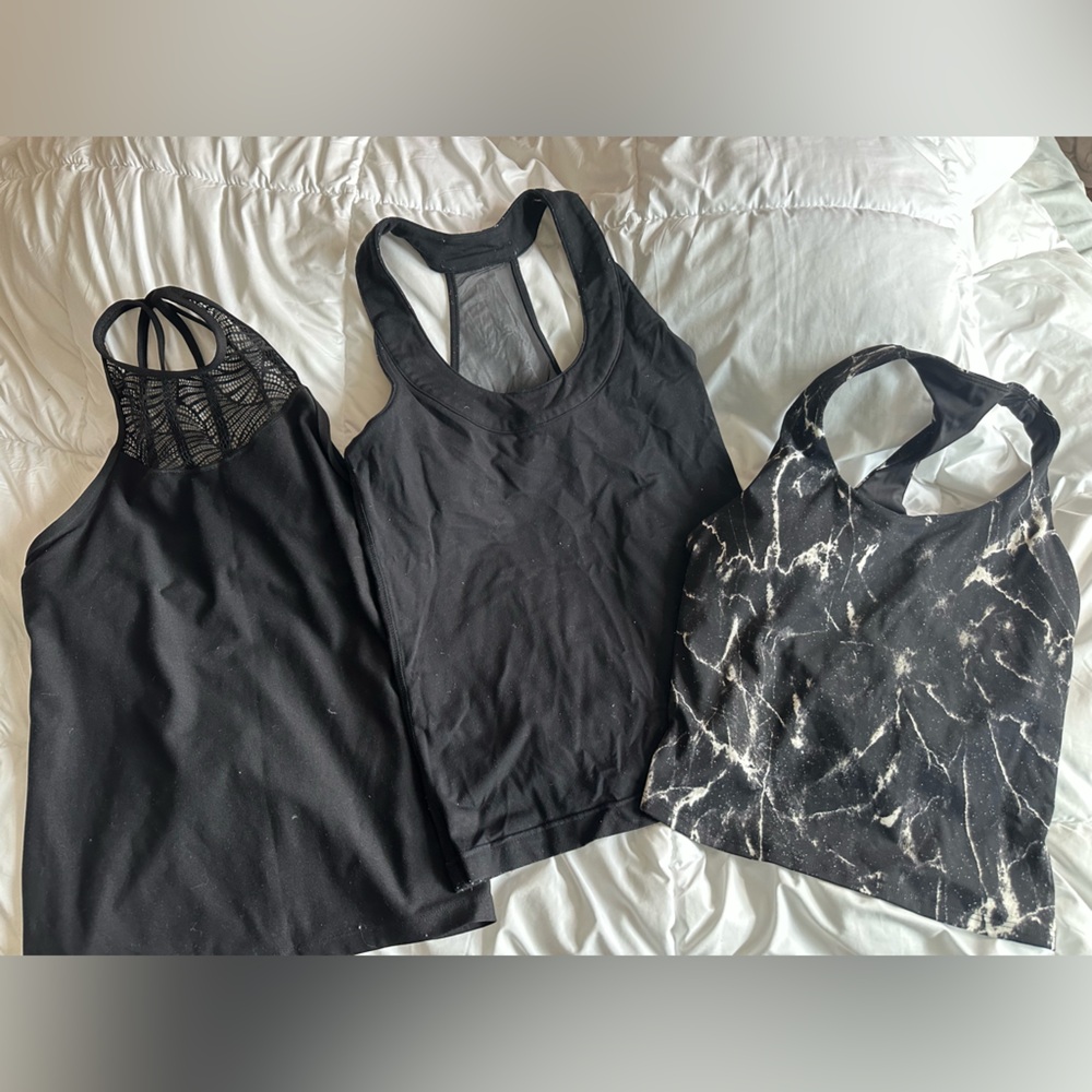 BUNDLE- Assorted active tank tops - Picture 4 of 4